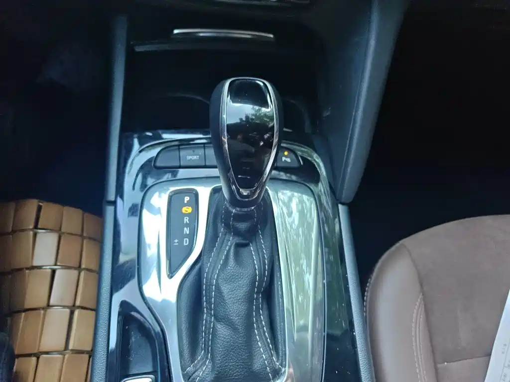 Buick Regal — миниатюра 10