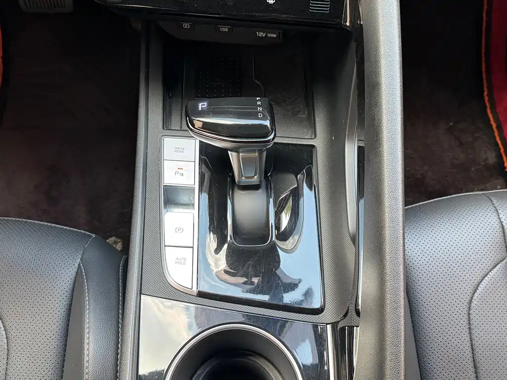 Hyundai Elantra — миниатюра 9