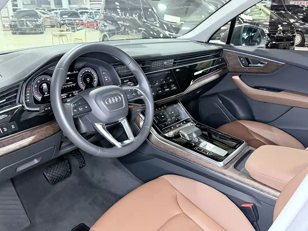 Audi Q7 — миниатюра 5