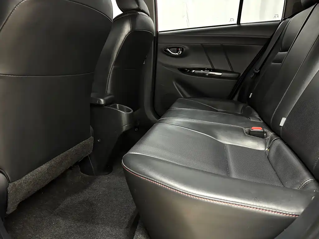 Toyota Yaris L — миниатюра 8