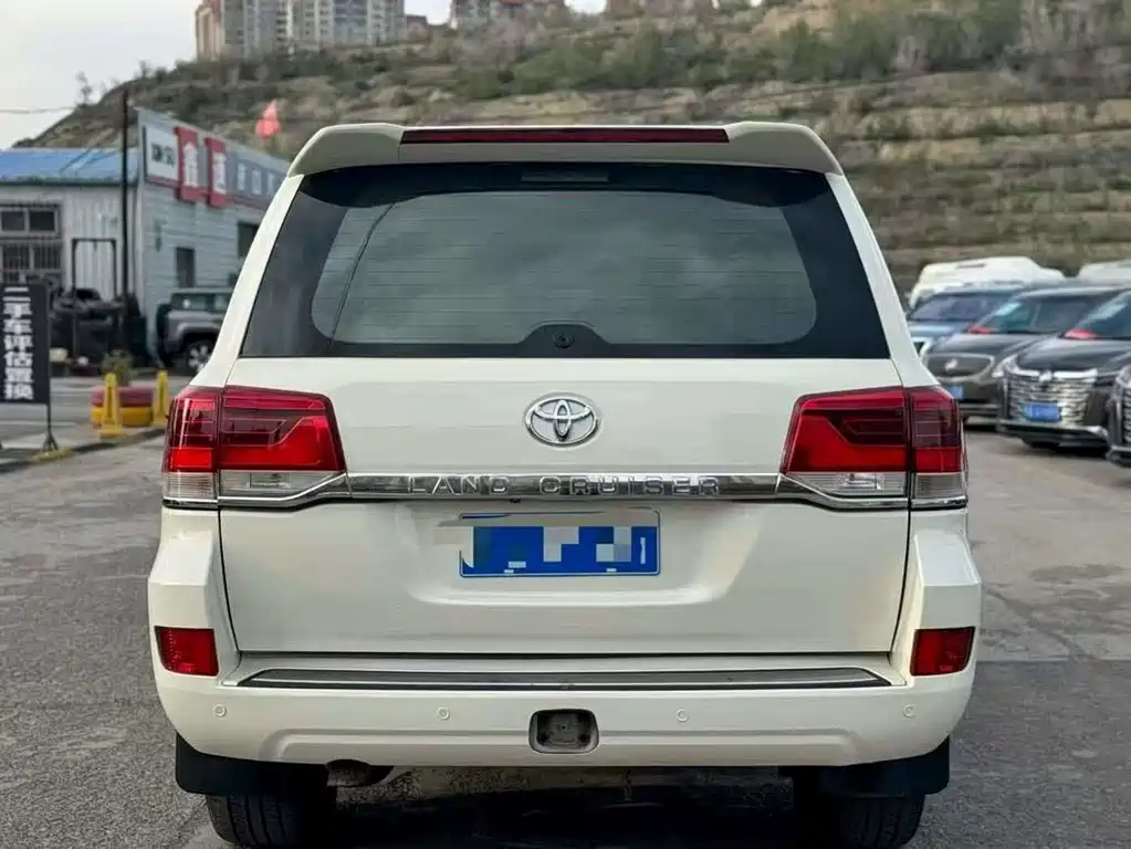 Toyota Land Cruiser 2012 4.0L AT VX