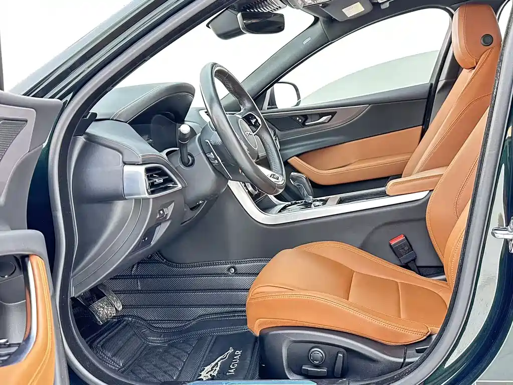 Jaguar XEL 2022 2.0T 200PS R-DYNAMIC Sport