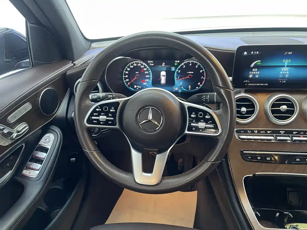 MERCEDES-BENZ GLC