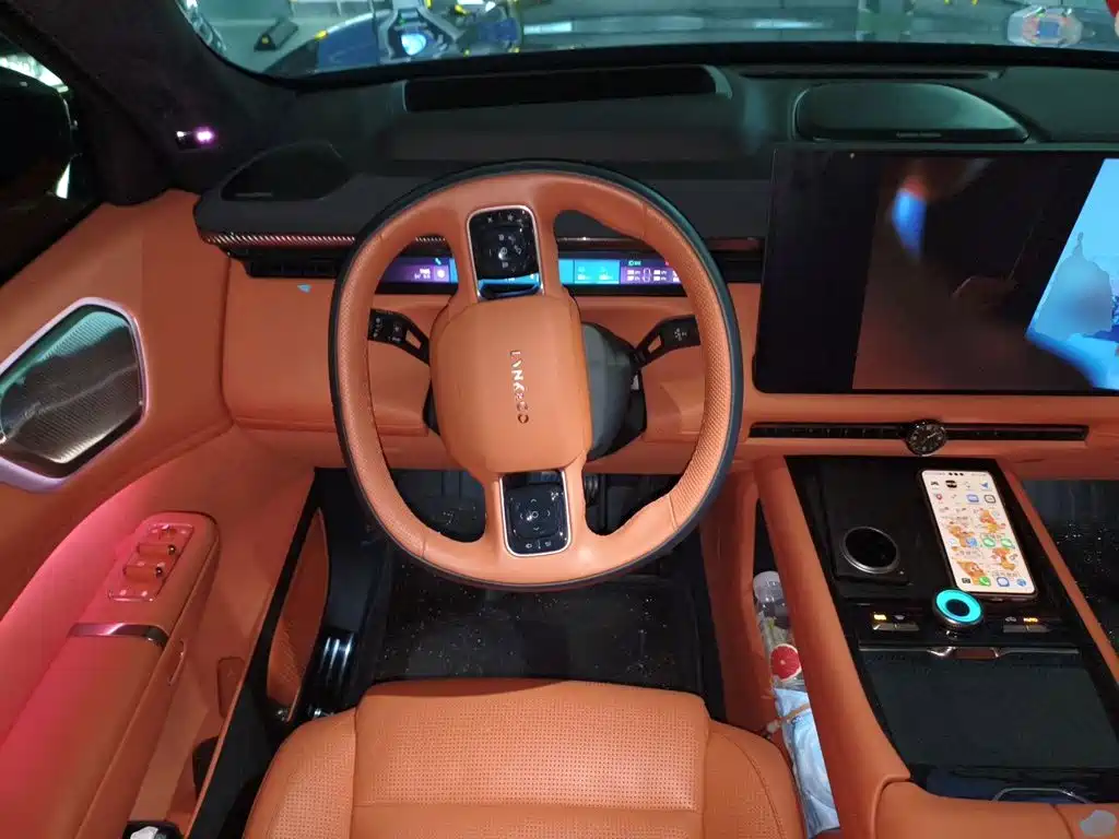 Lynk & Co 900 — миниатюра 6