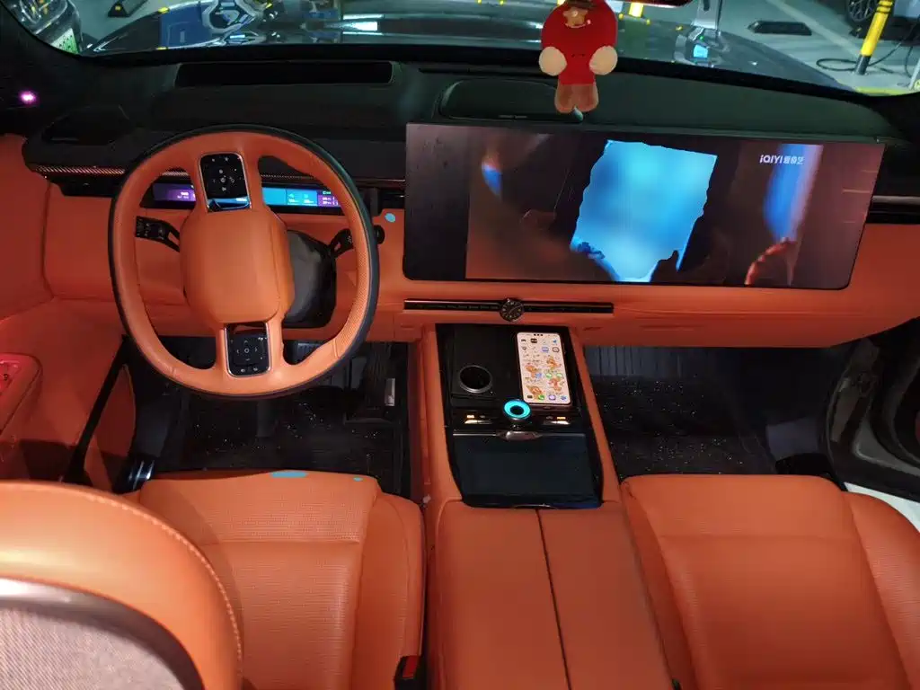 Lynk & Co 900 — миниатюра 5