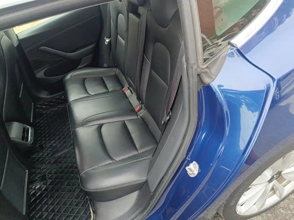 Tesla Model 3 — миниатюра 13