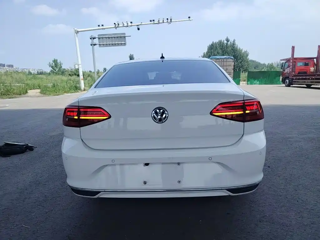 Volkswagen Lamando 2019 230TSI DSG VI