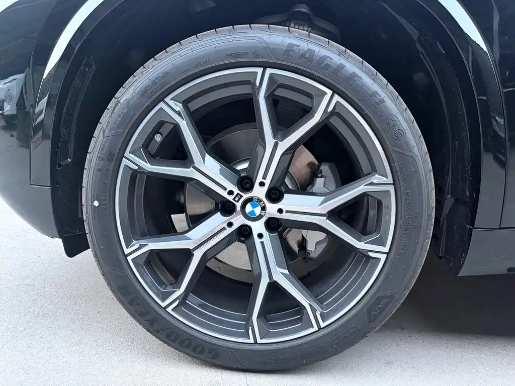 BMW X5 — миниатюра 15