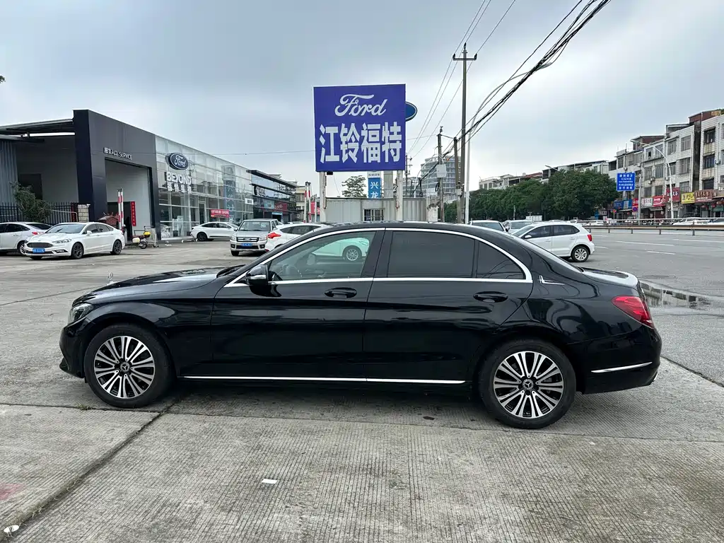 Mercedes-Benz C-Class — миниатюра 4