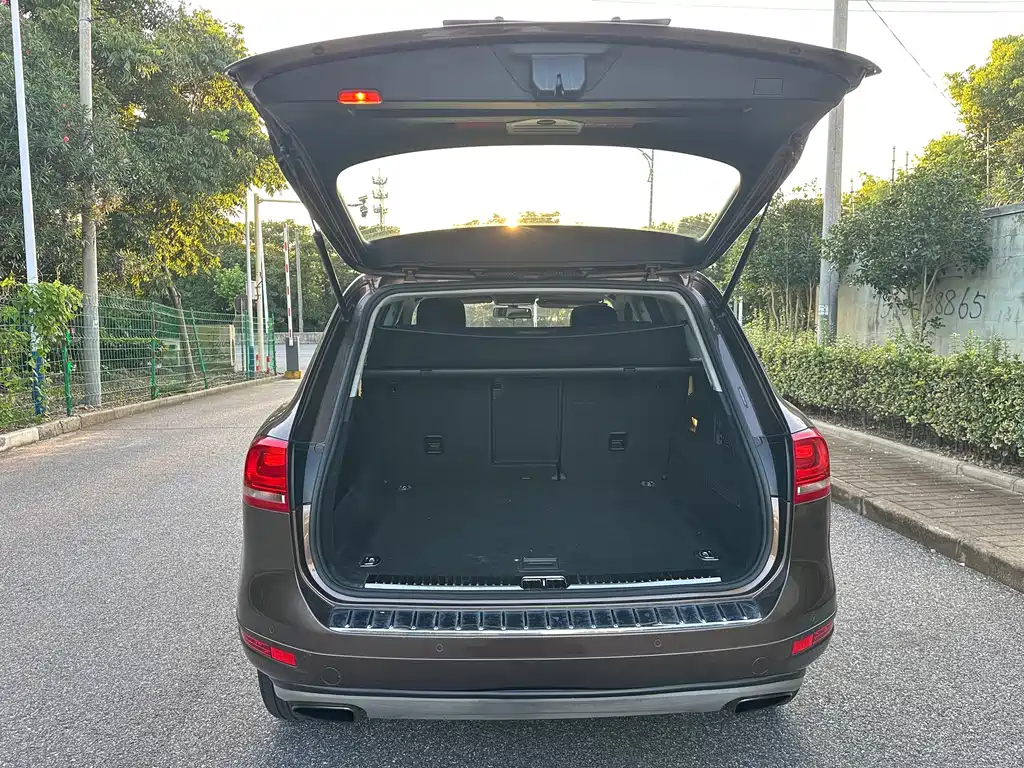 Volkswagen Touareg — миниатюра 10