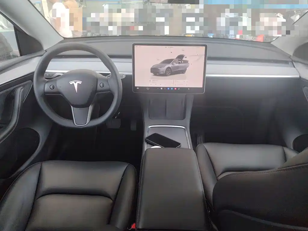 Tesla Model Y — миниатюра 5