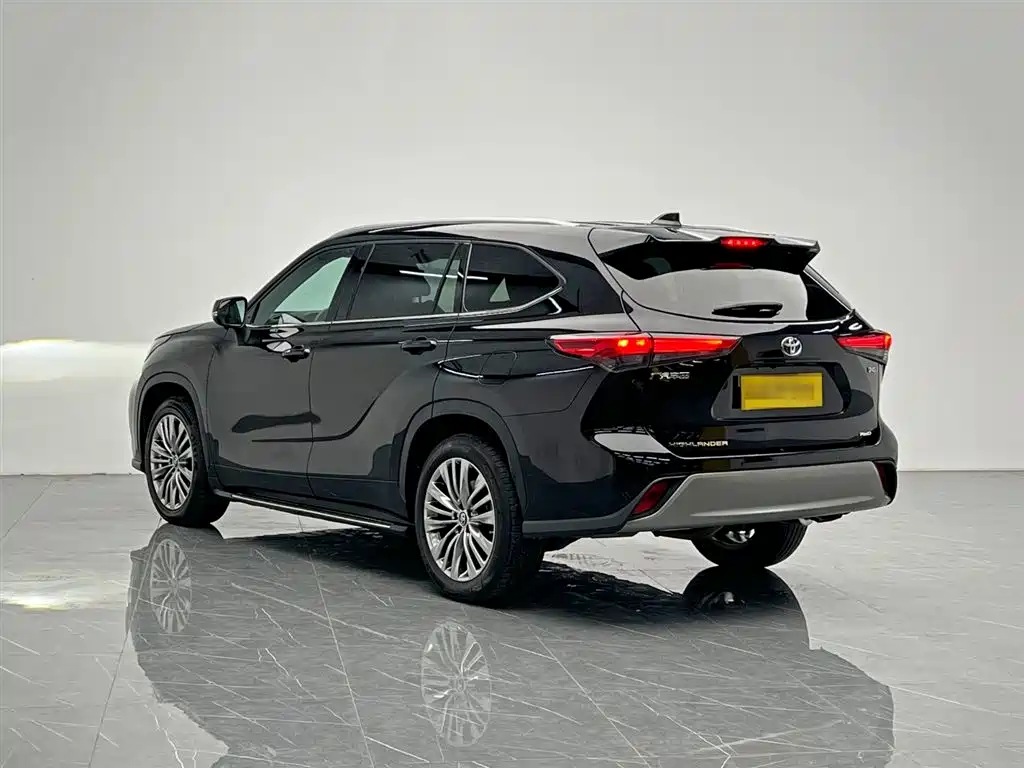Toyota Highlander 2022 380T Luxury 7 мест
