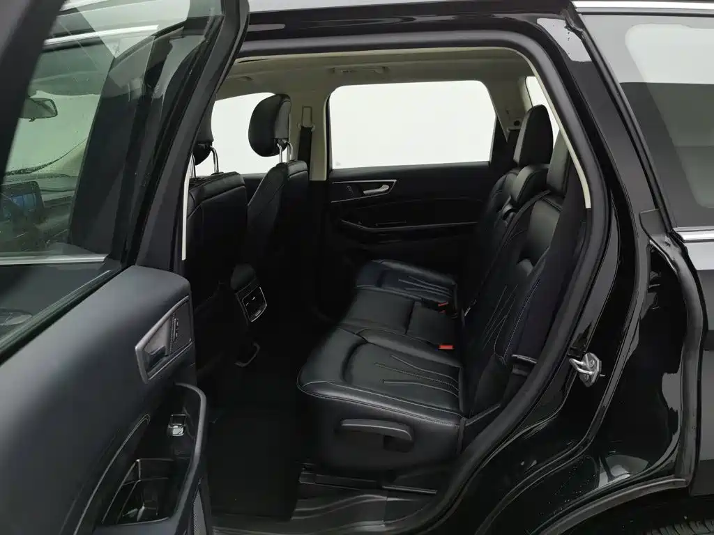Ford Edge — миниатюра 15