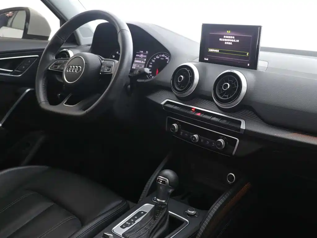 Audi Q2L — миниатюра 15