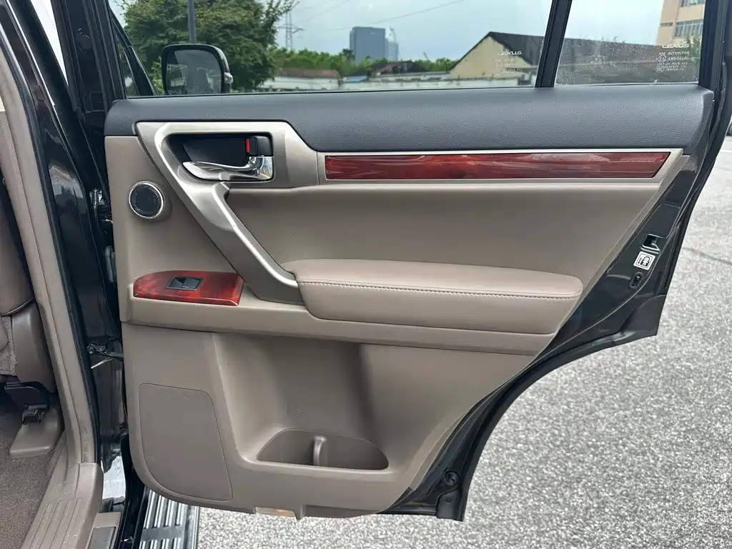 Lexus GX — миниатюра 43