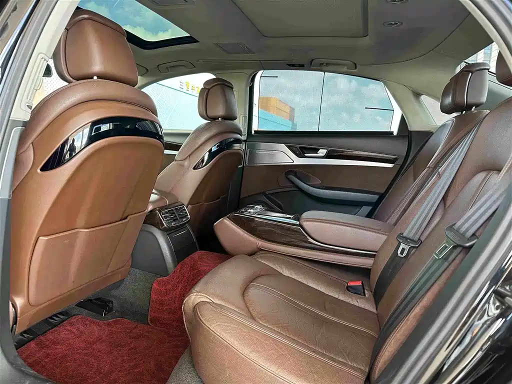 Audi A8 — миниатюра 6