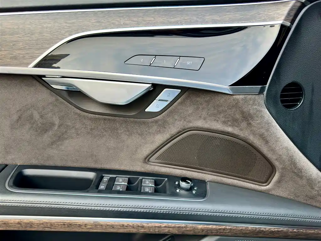 Audi A8 — фотографии объявления, Фото 17