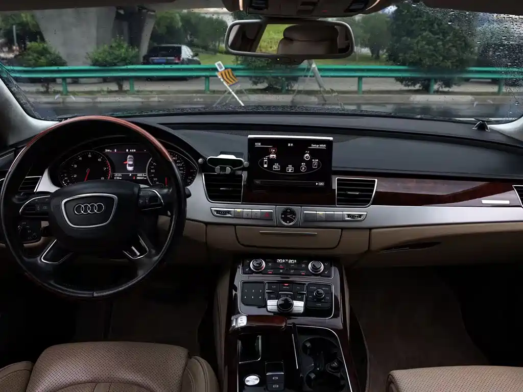 Audi A8 — миниатюра 8