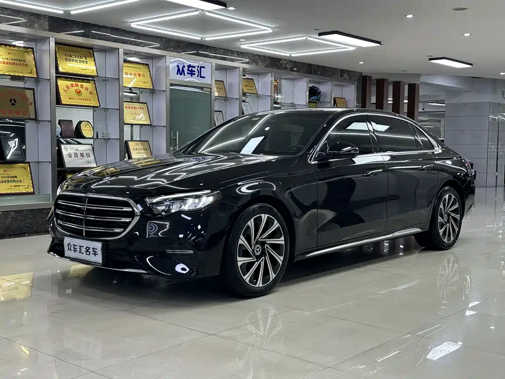 Mercedes-Benz E-Class 2024
