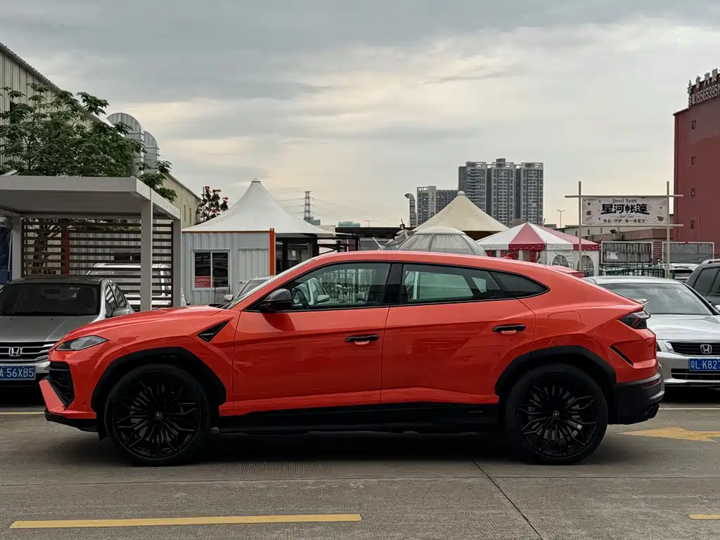 Lamborghini Urus SE 2025 4.0T Standard