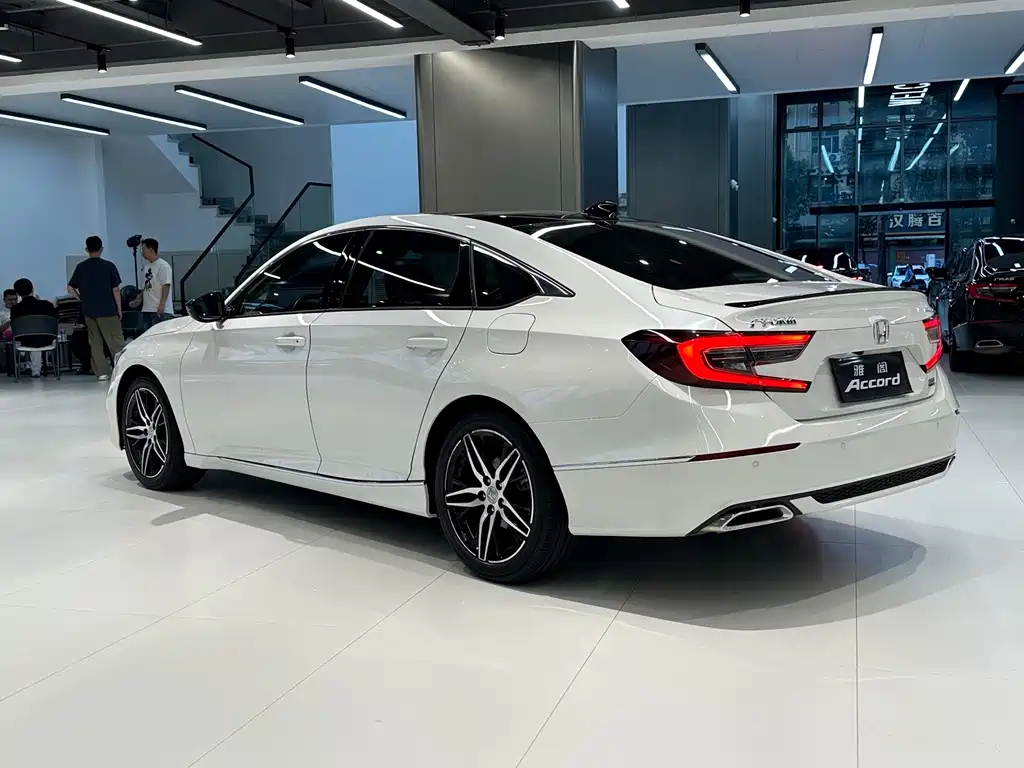 Honda Accord — миниатюра 9
