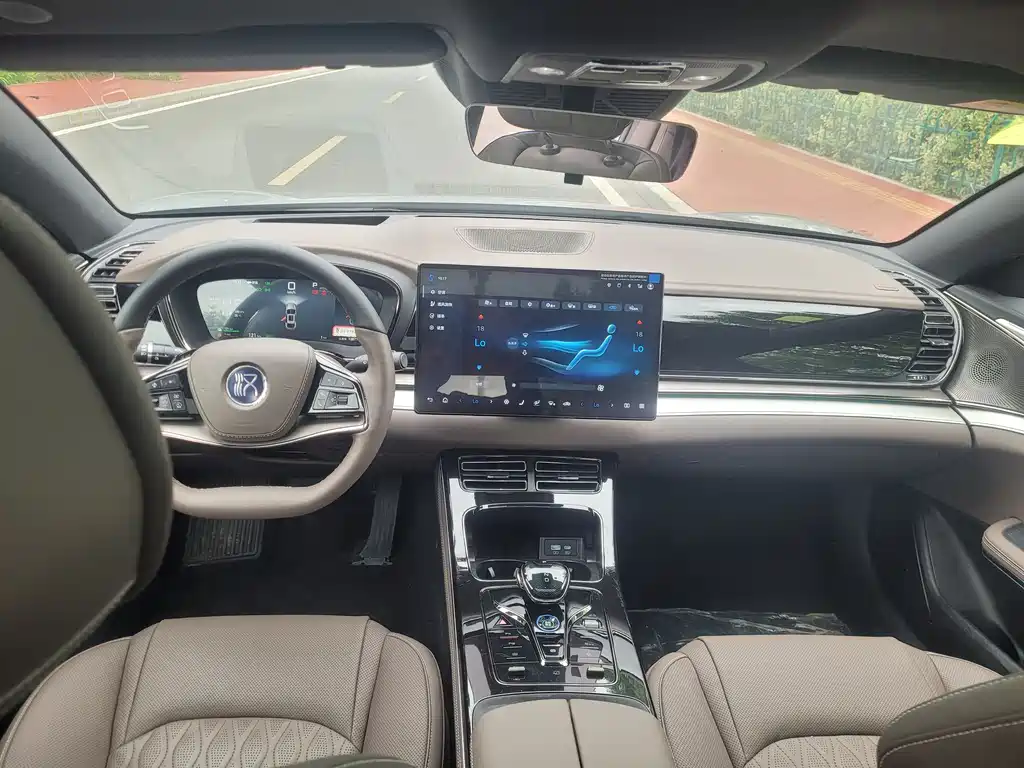 BYD Han 2025 DM-i 125KM Smart Drive