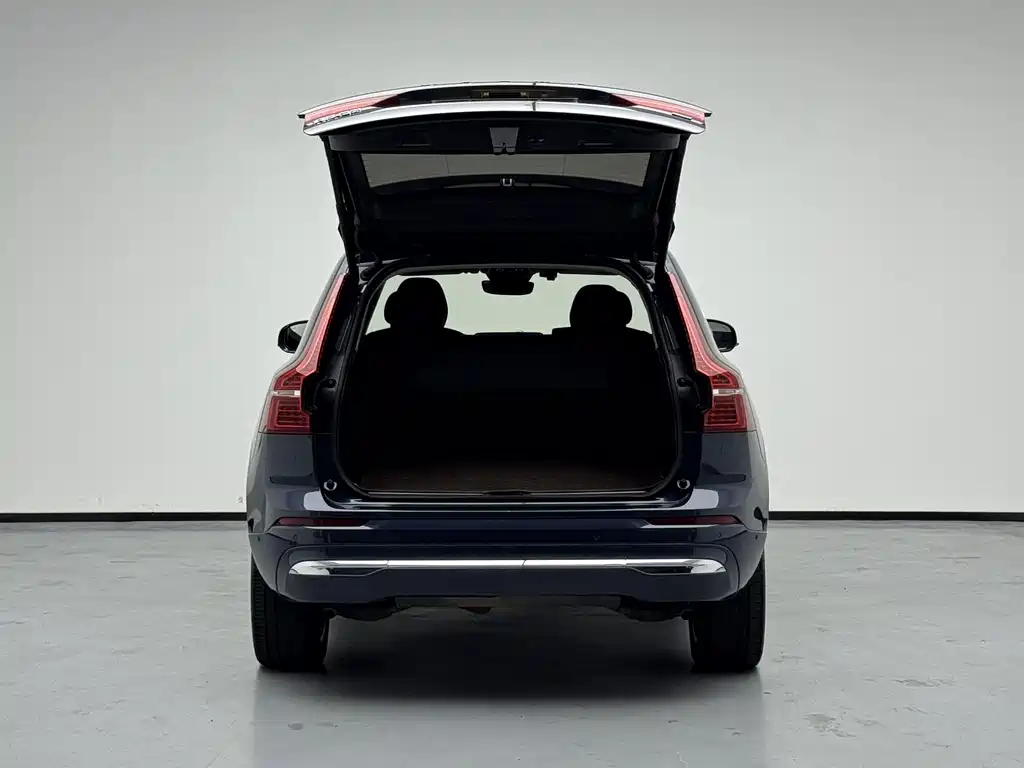 Volvo XC60 PHEV — миниатюра 10