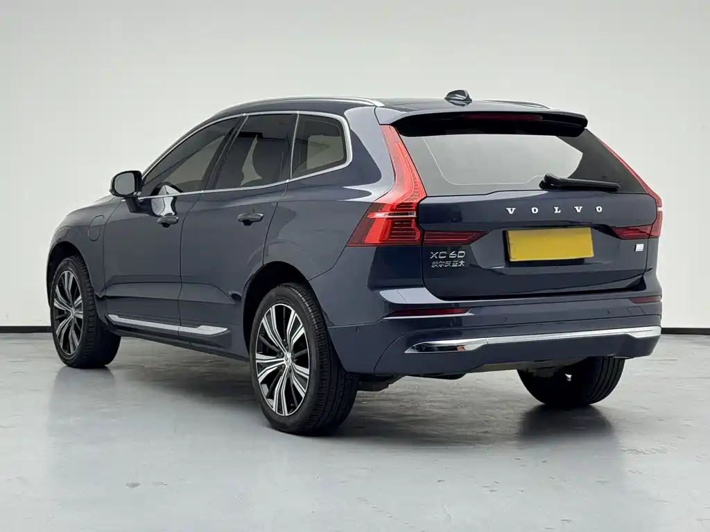 Volvo XC60 PHEV — миниатюра 5