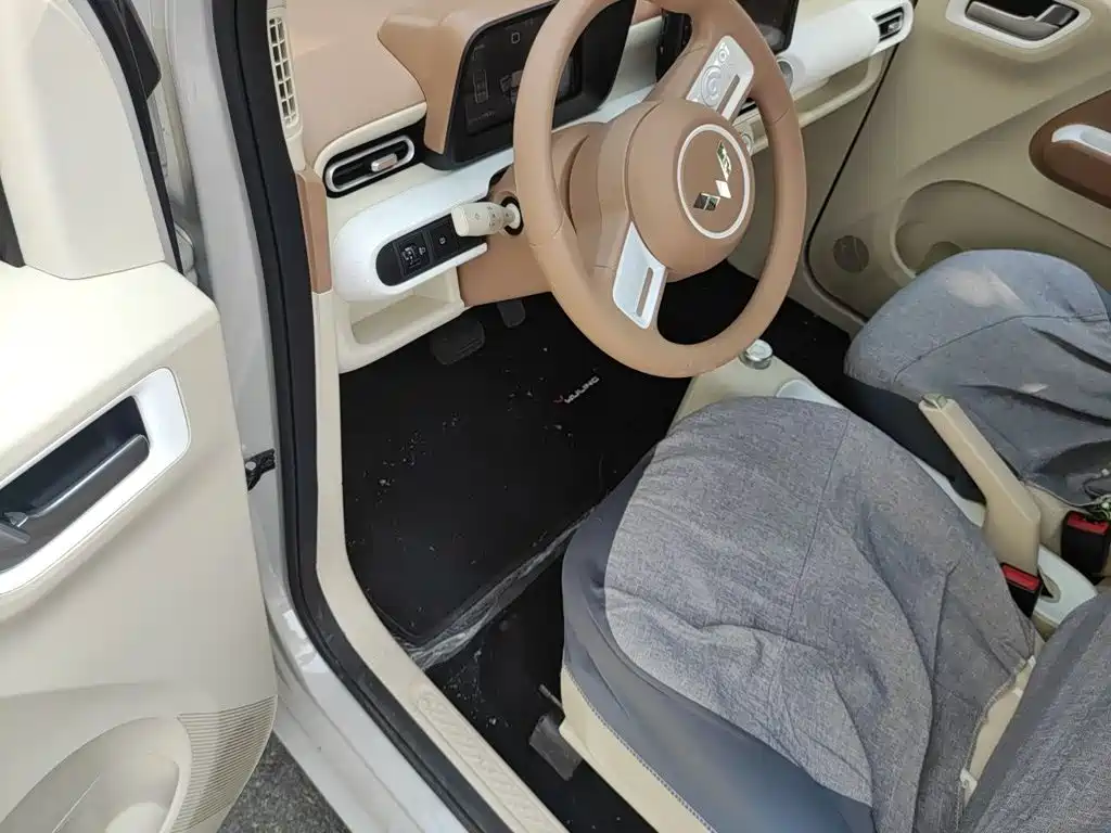 Wuling MINIEV — миниатюра 12