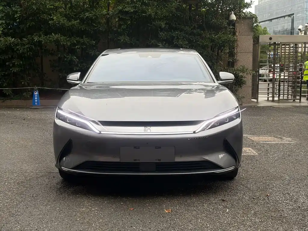 BYD Han — миниатюра 2