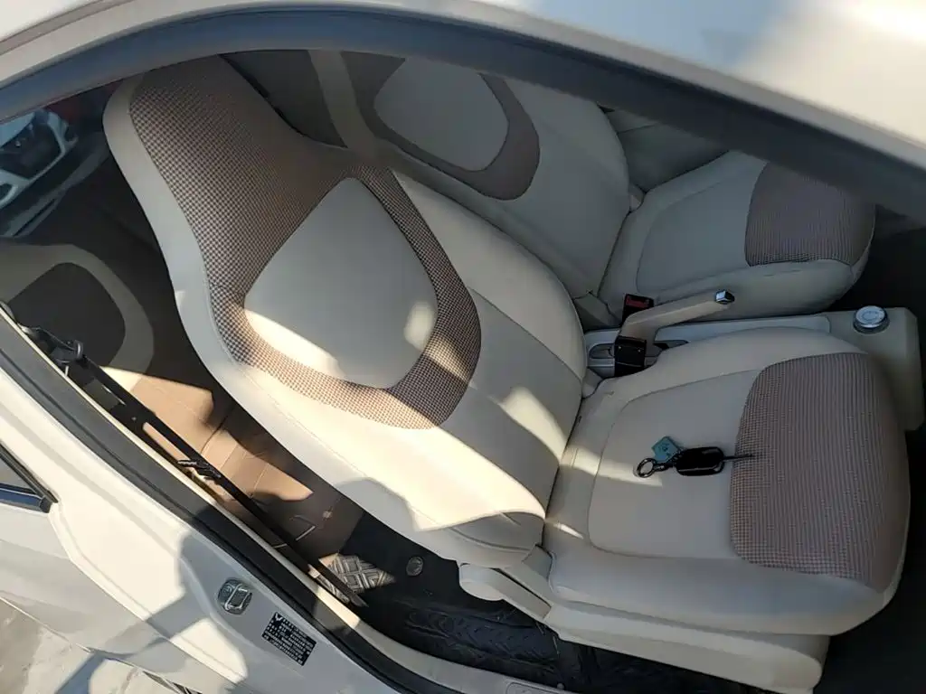 Wuling MINIEV — миниатюра 25