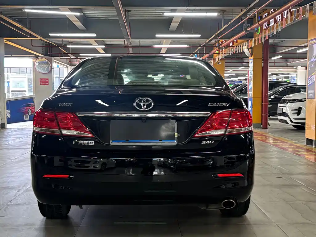 Toyota Camry — миниатюра 11