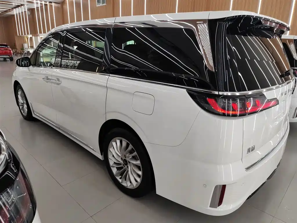 LANTU AUTOMOBILE LANTU DREAMER