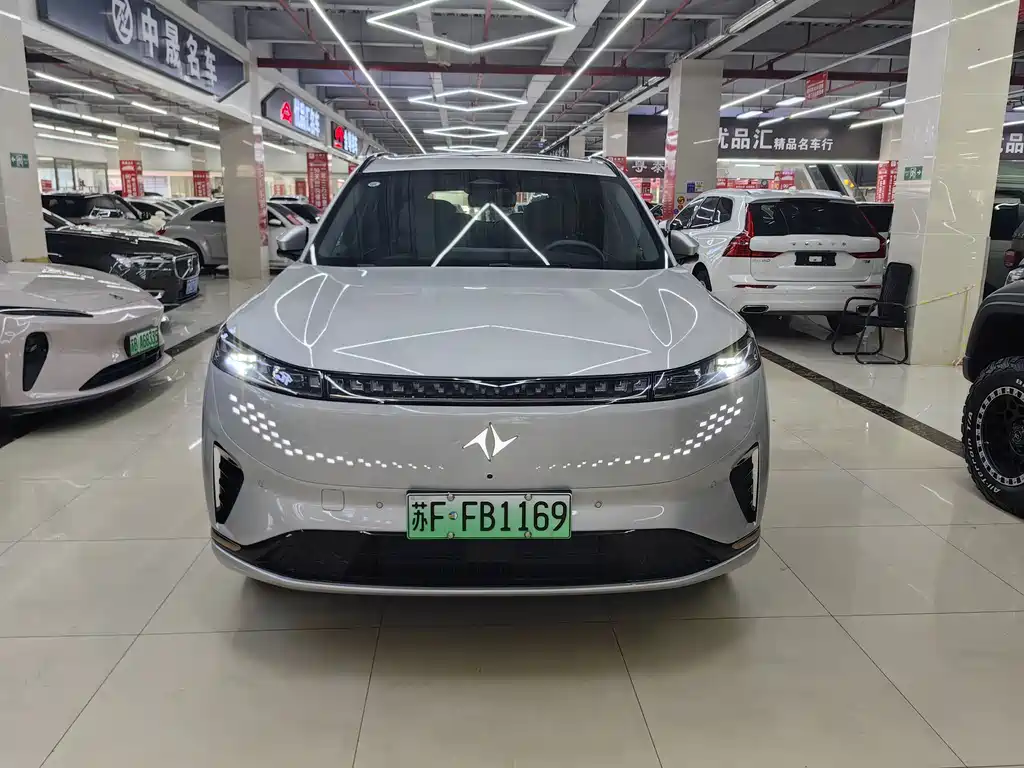 DONGFENG EΠ008