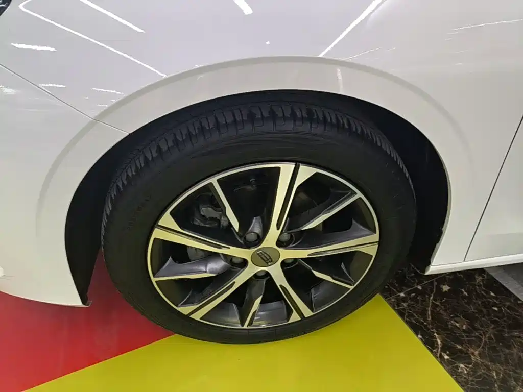 Geely Emgrand — миниатюра 23