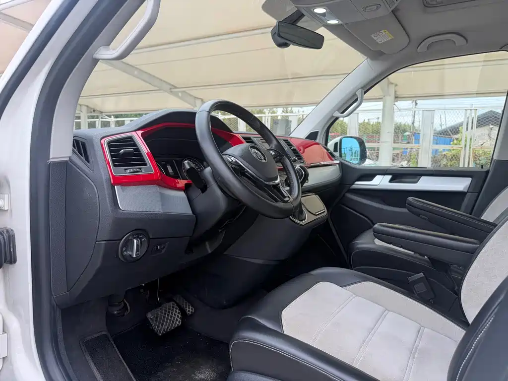 Volkswagen Multivan — миниатюра 5