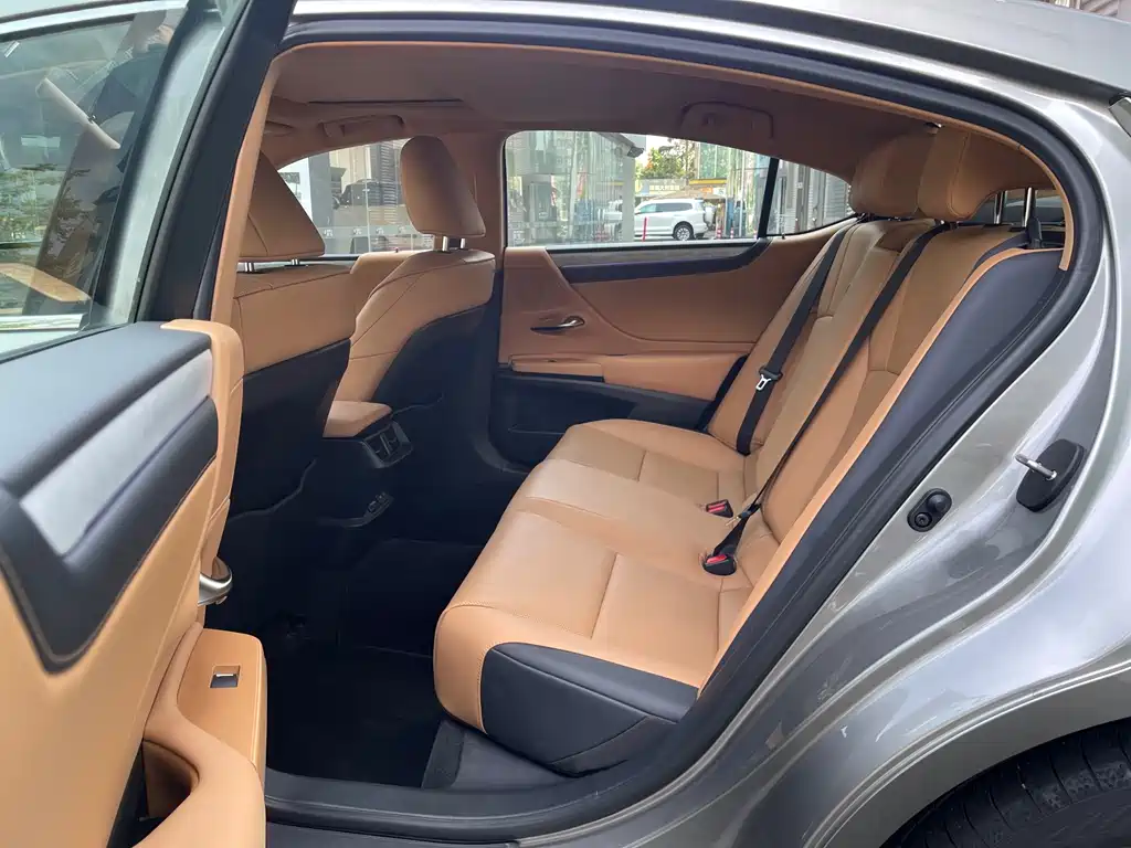 Lexus ES 2025 200 Premium