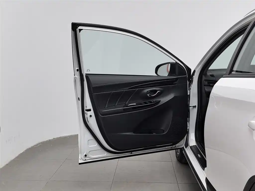 TOYOTA YARIS L ZHIXUAN