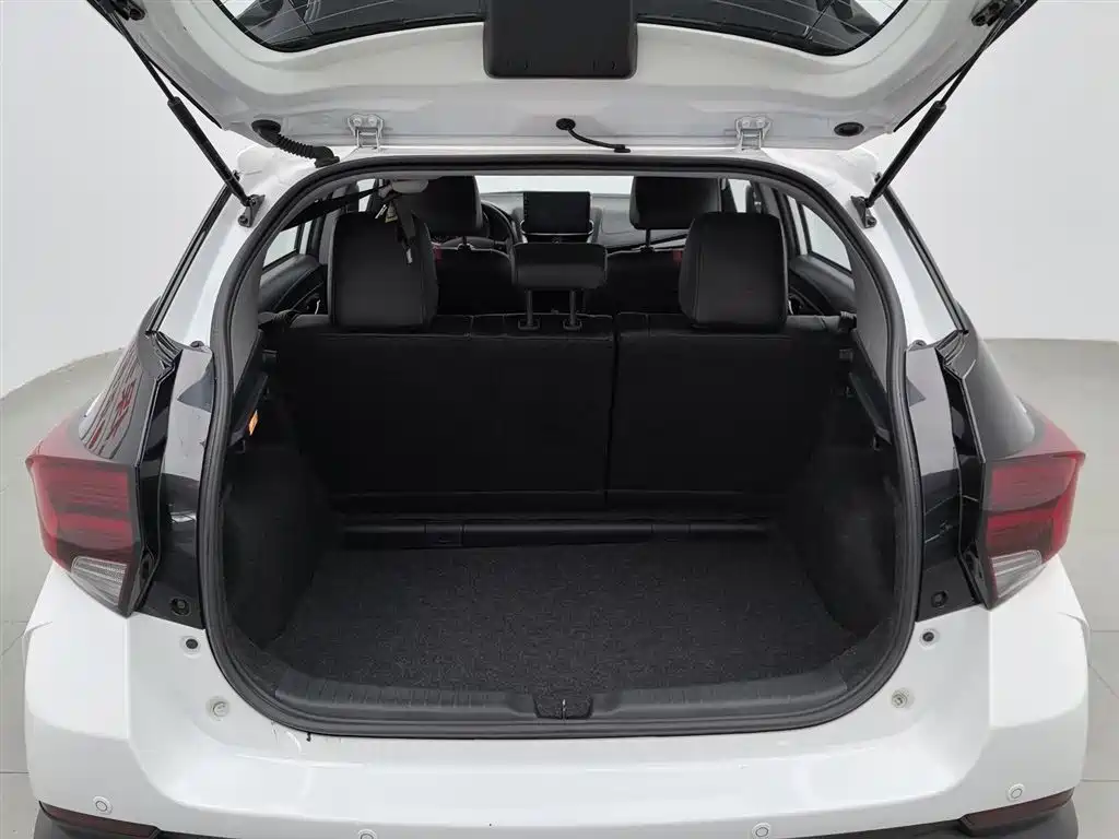 TOYOTA YARIS L ZHIXUAN