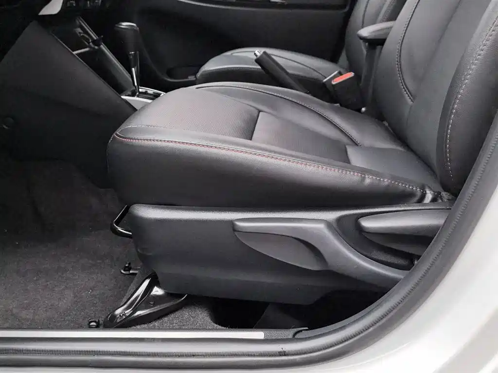 TOYOTA YARIS L ZHIXUAN