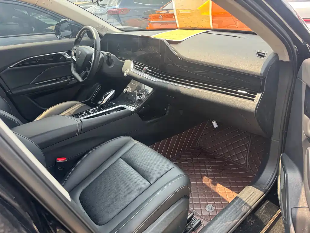 Bestune B70 2023 1.5T AT 70