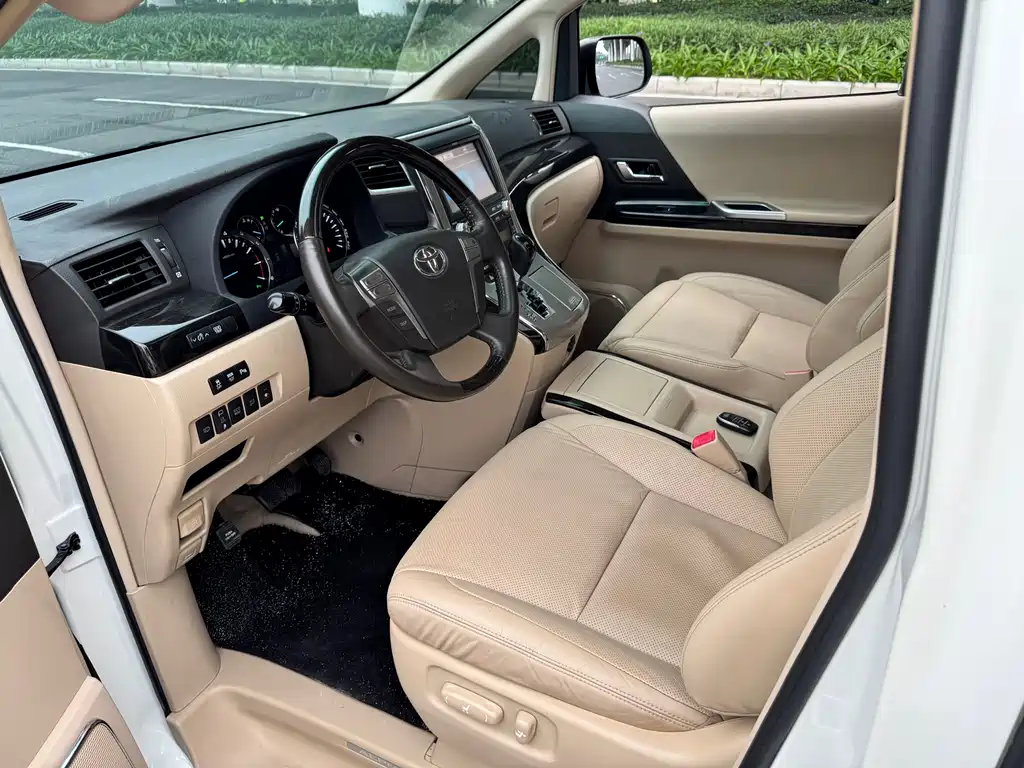 Toyota Alphard 2012 3.5L Luxury
