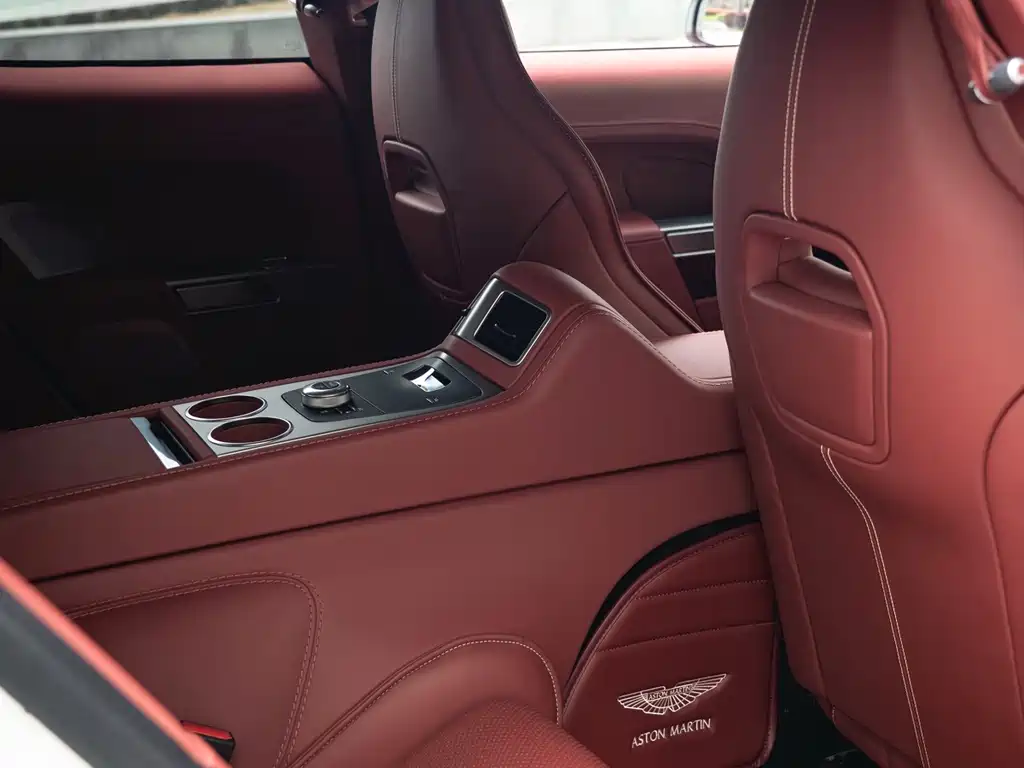 Aston Martin Rapide — миниатюра 22