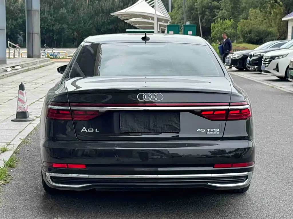 Audi A8 2023 A8L 45 TFSI quattro Luxury