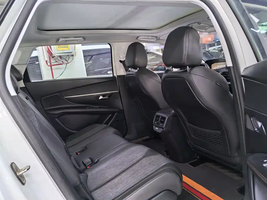 Peugeot 5008 2017 380THP 7 мест Elite