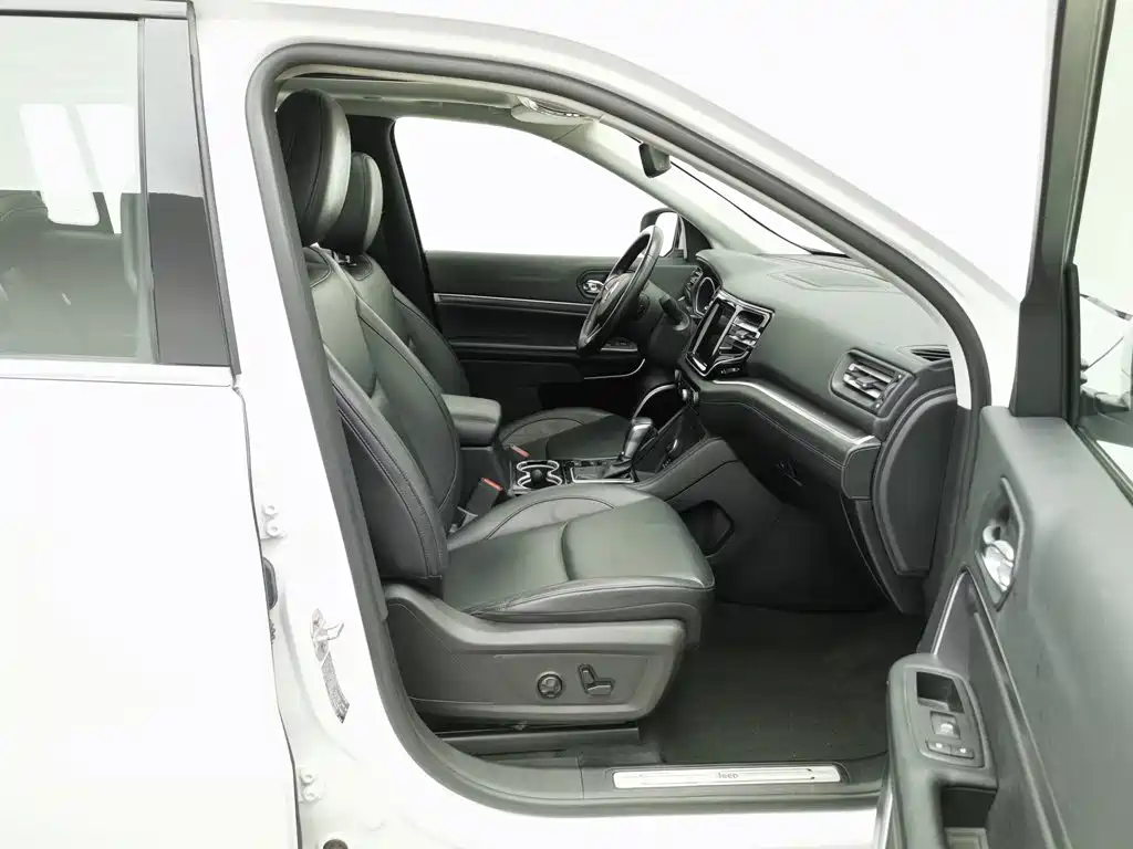 Jeep Grand Commander — миниатюра 23