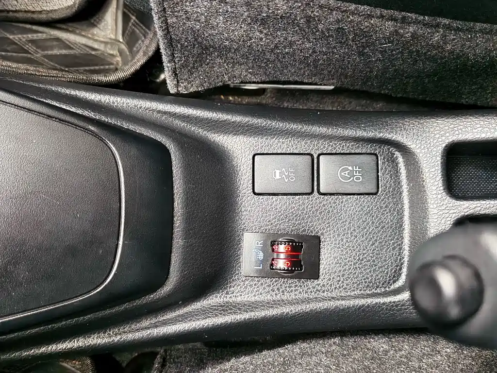 Toyota Yaris L — миниатюра 15