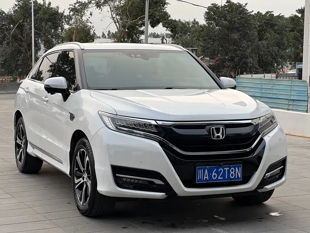 HONDA UR V