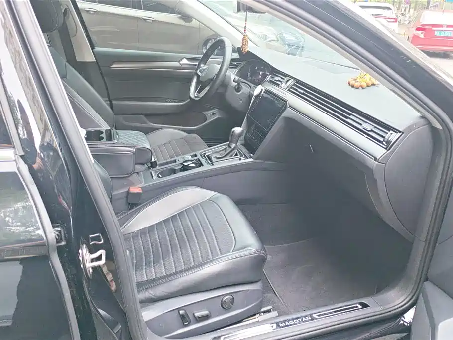 Volkswagen Magotan 2021 330TSI DSG 30