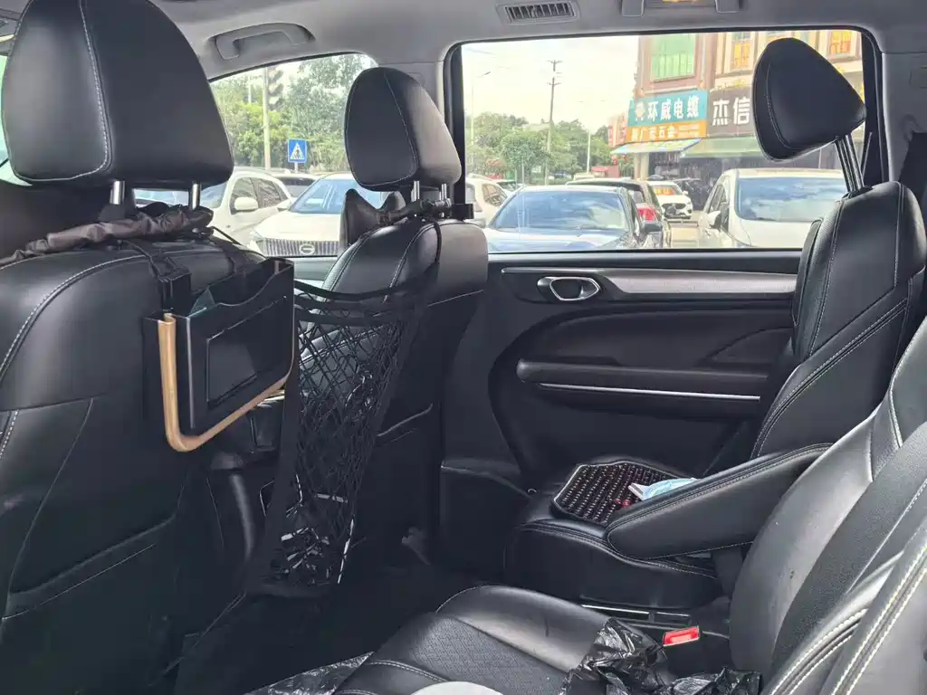 GAC M6 2021 270T DCT Luxury ( мест)